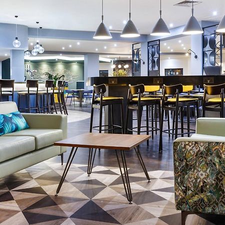 Delta Hotels By Marriott Milton Keynes Bagian luar foto