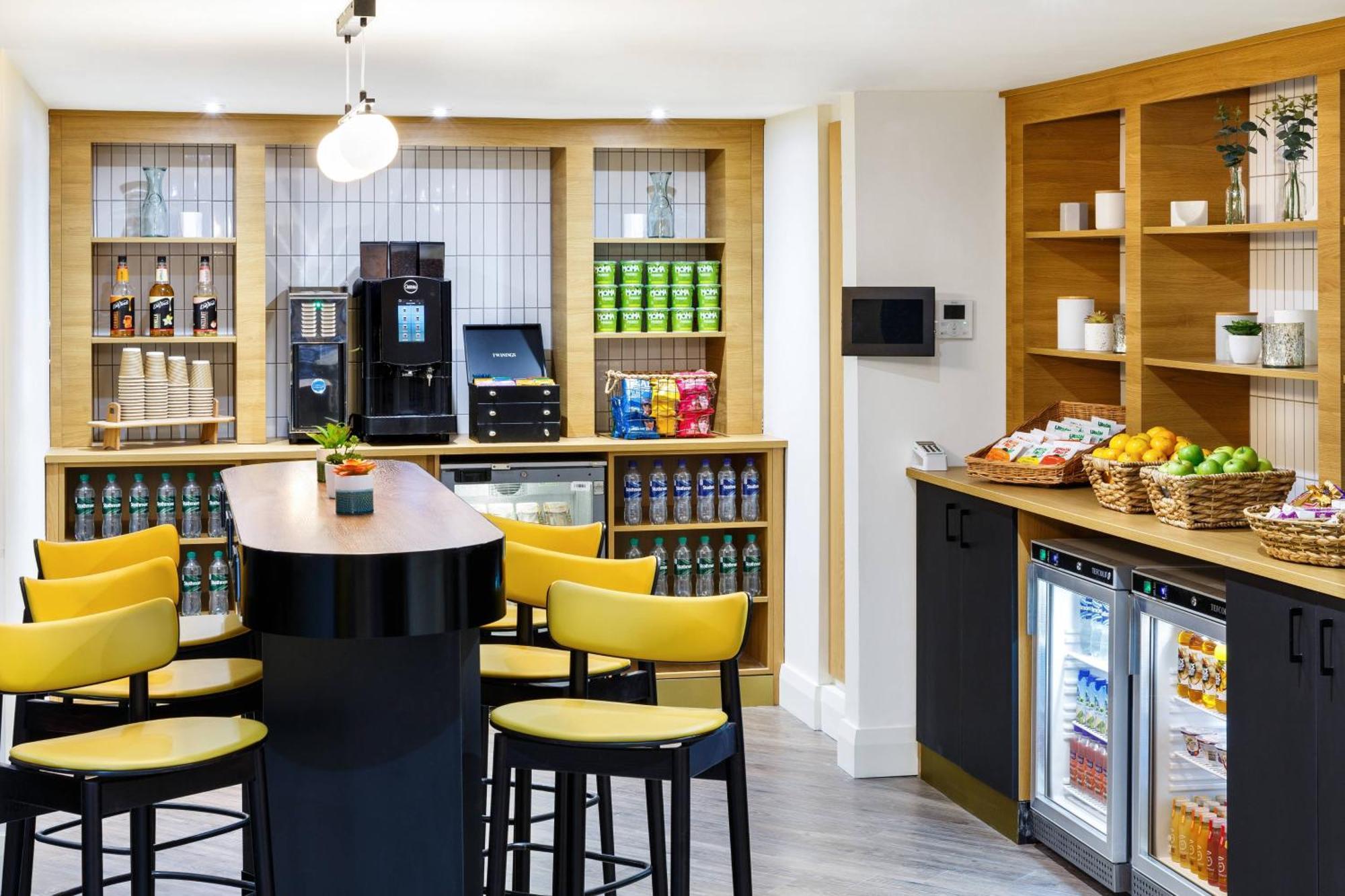 Delta Hotels By Marriott Milton Keynes Bagian luar foto