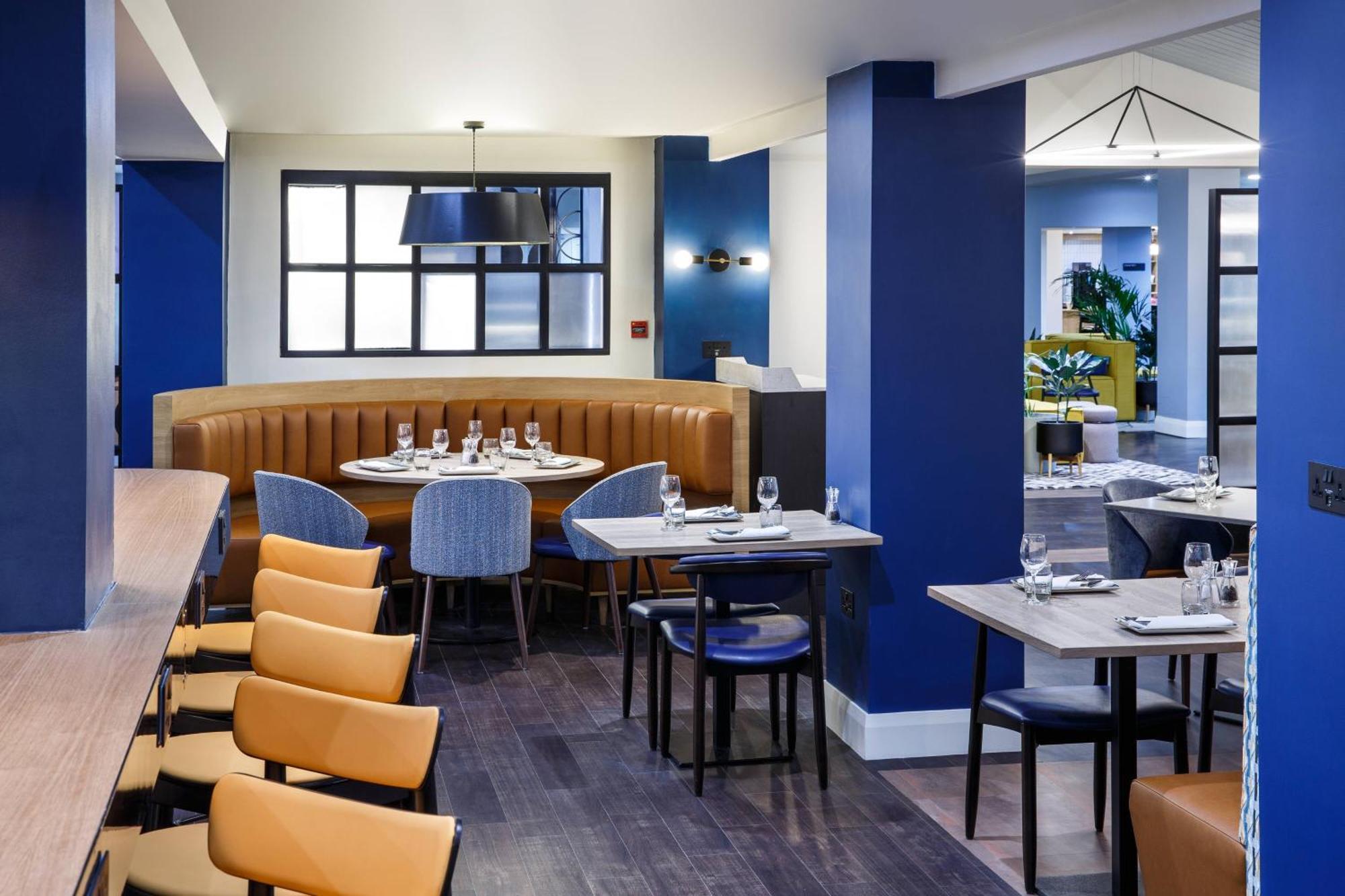 Delta Hotels By Marriott Milton Keynes Bagian luar foto
