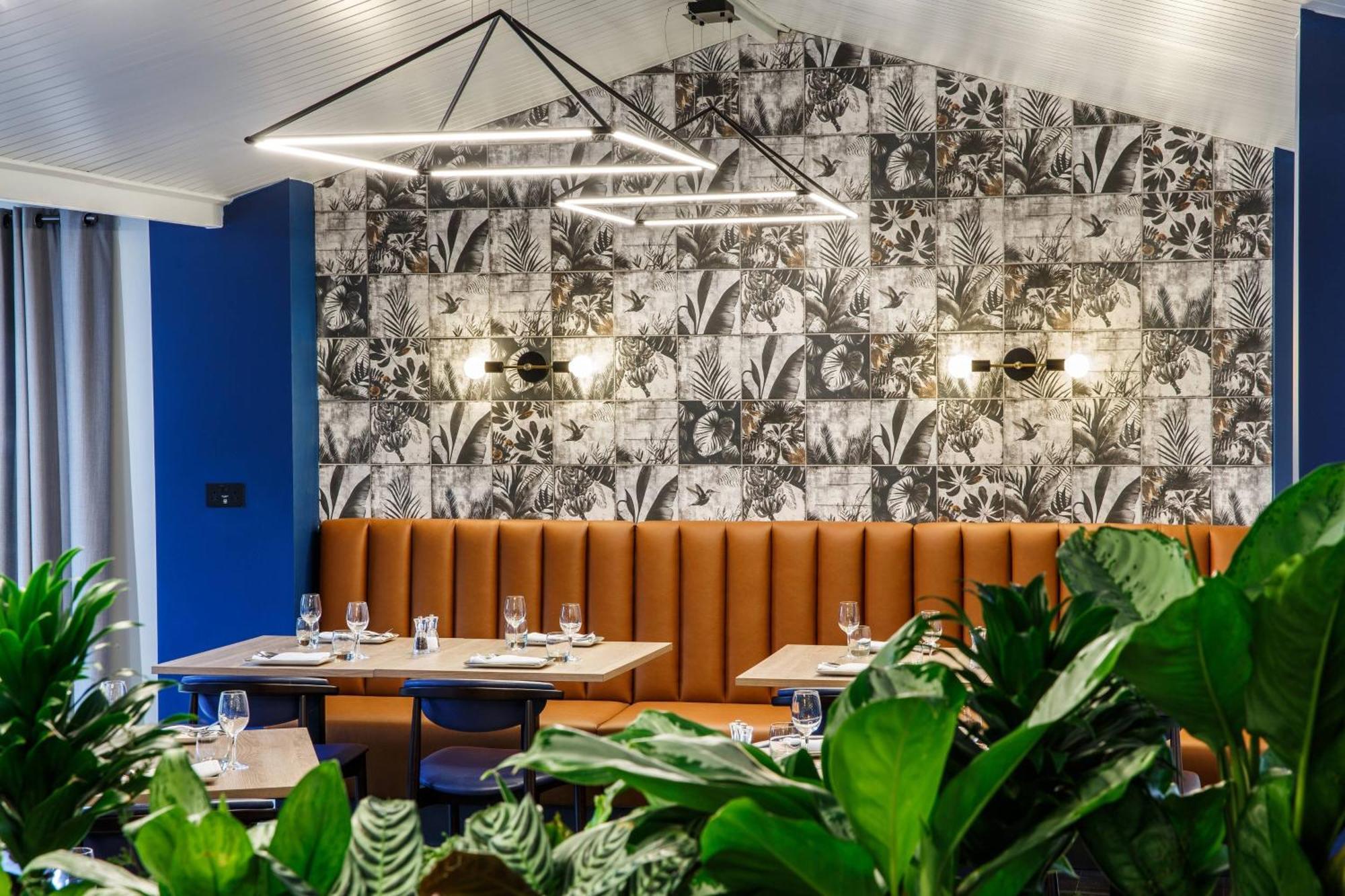 Delta Hotels By Marriott Milton Keynes Bagian luar foto