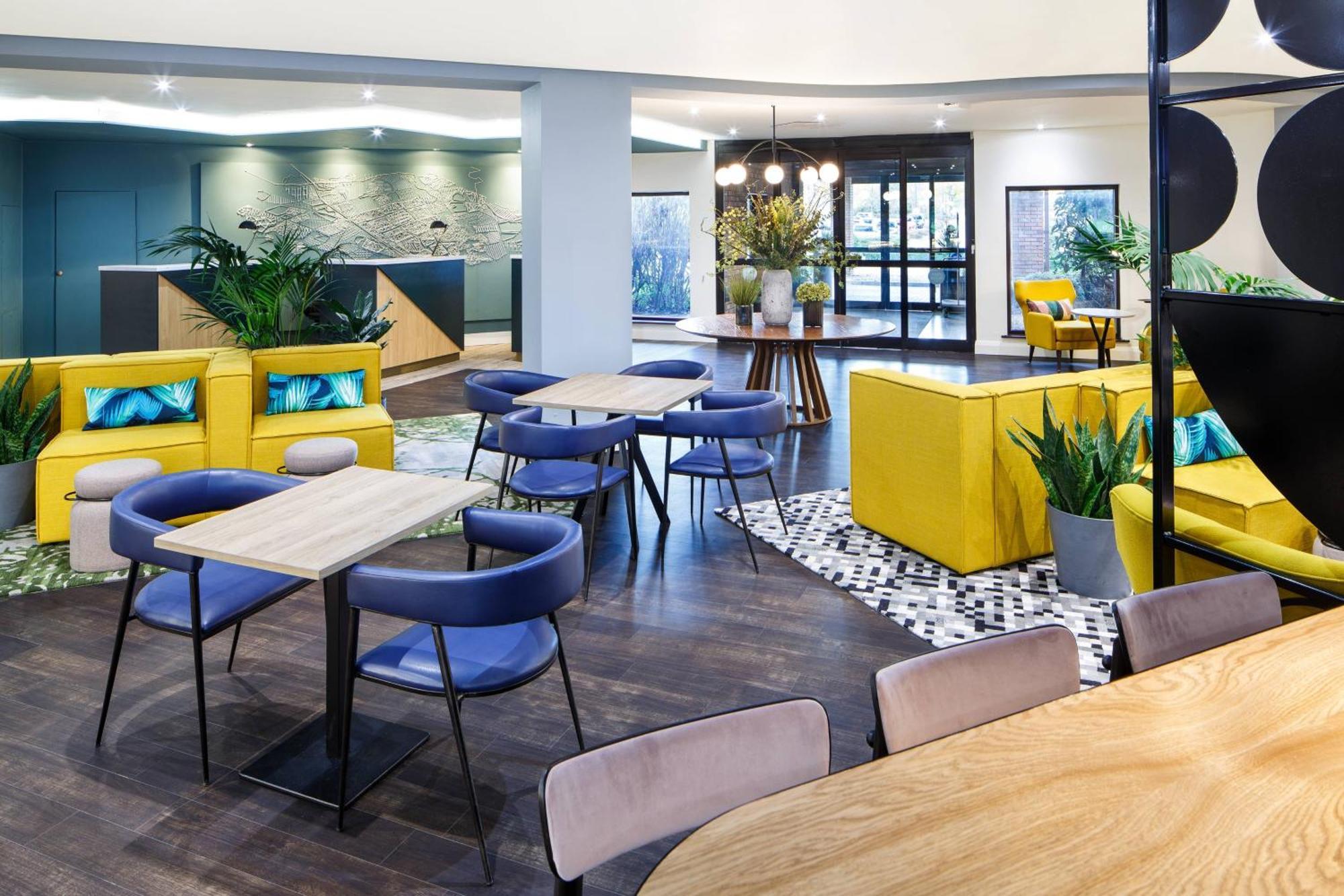 Delta Hotels By Marriott Milton Keynes Bagian luar foto