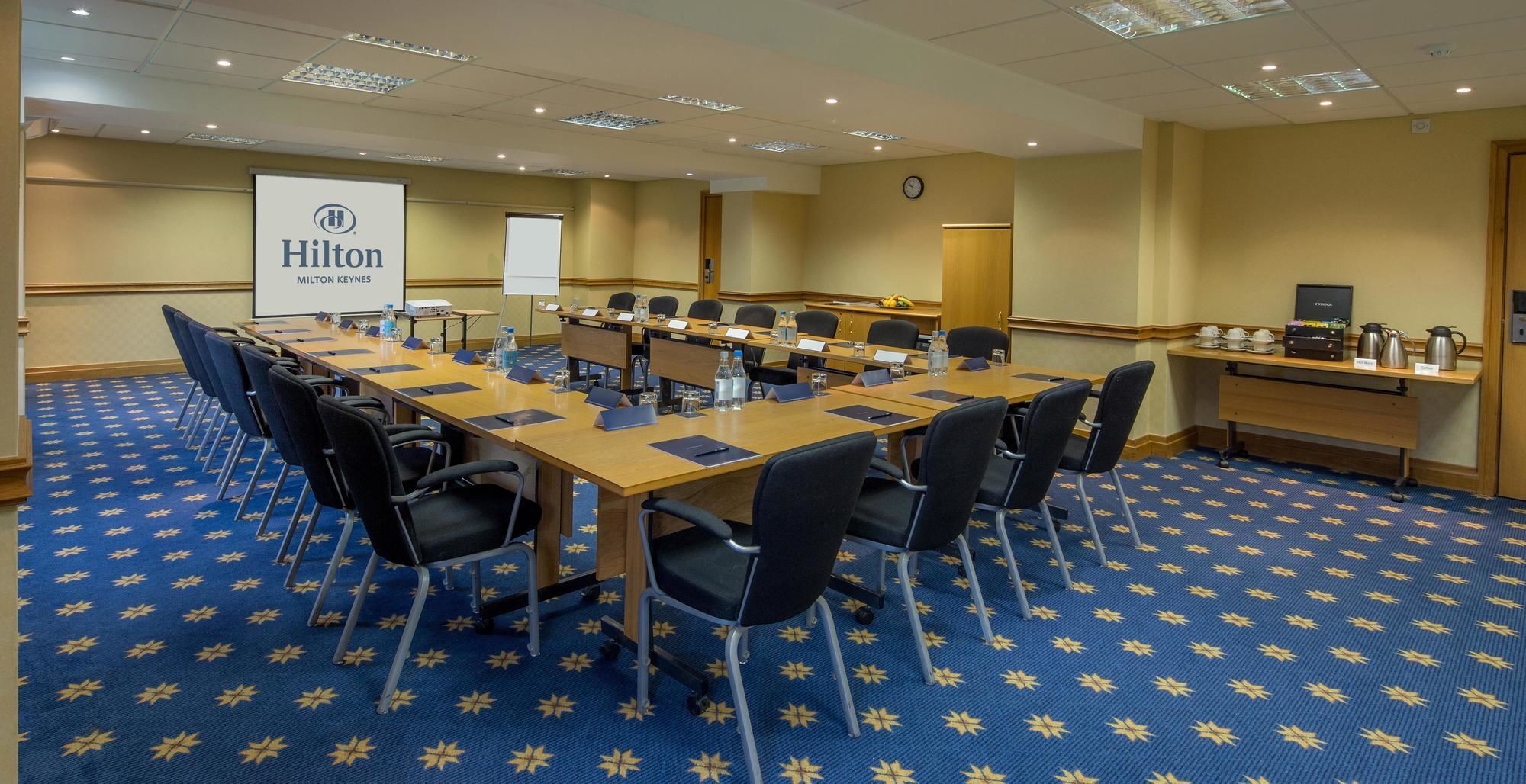 Delta Hotels By Marriott Milton Keynes Bagian luar foto